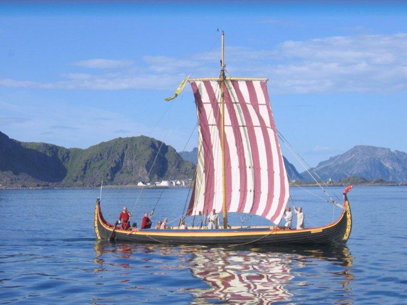 Description: Description: D:\_Vincent\Web -\Ver 4\Lofoten\047 - Viking longship.jpg